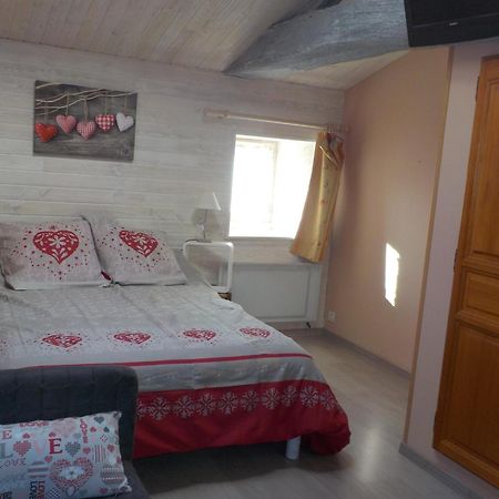 Au Coeur De La Nature Saint-Malo-du-Bois Екстер'єр фото